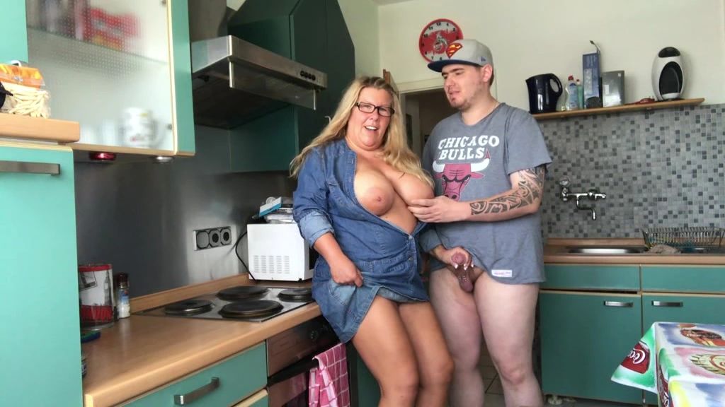 sexy foto nr. 5 von ^^Maklerin hat eindeutig zweideutige Absichten!!!!