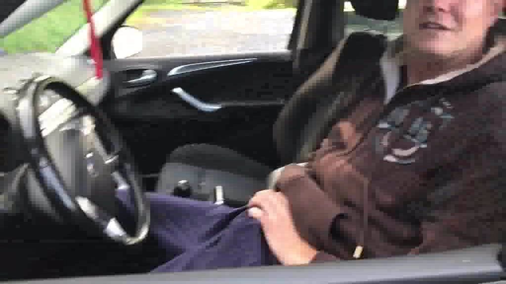 sexy foto nr. 2 von Parkplatzwichser voll erwischt !!!!!