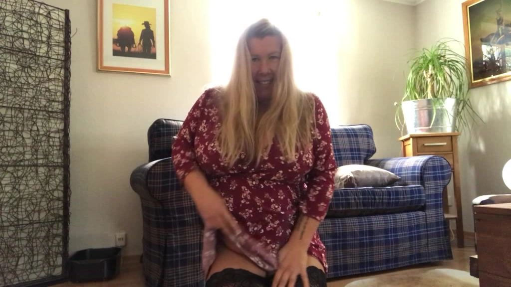 sexy foto nr. 4 von Nylonbestrumpfte Hausfrauenstute auf englisch