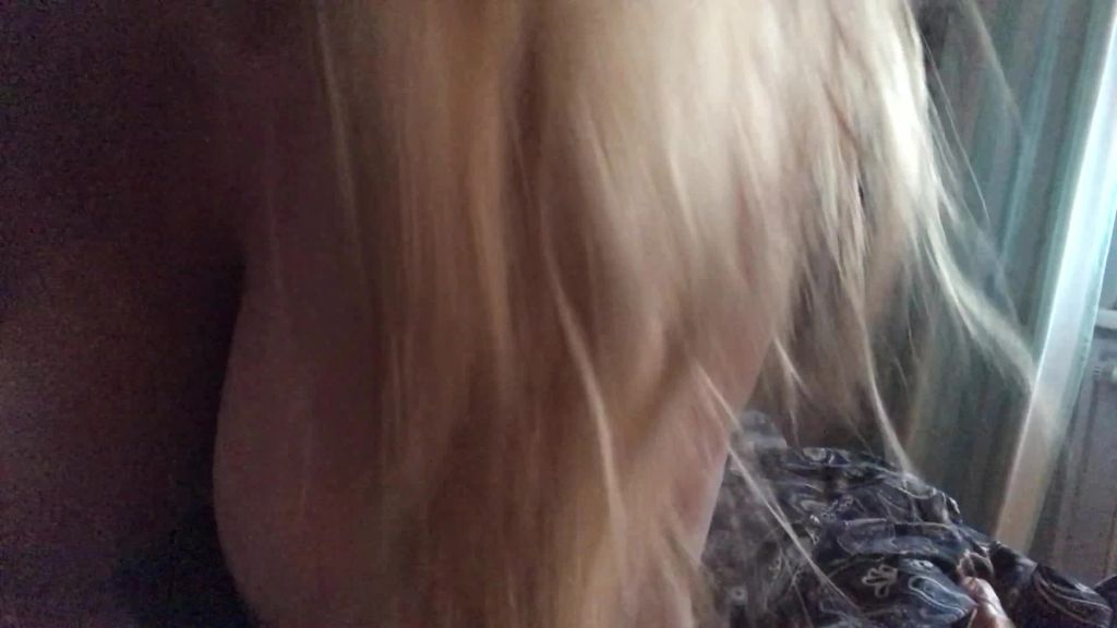 sexy foto nr. 4 von Mein Nachthemd vom Busen gesprengt - BOOOBSGEIL