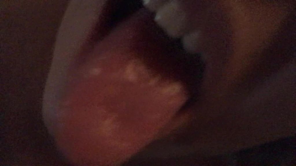 sexy foto nr. 5 von Mein Nachthemd vom Busen gesprengt - BOOOBSGEIL
