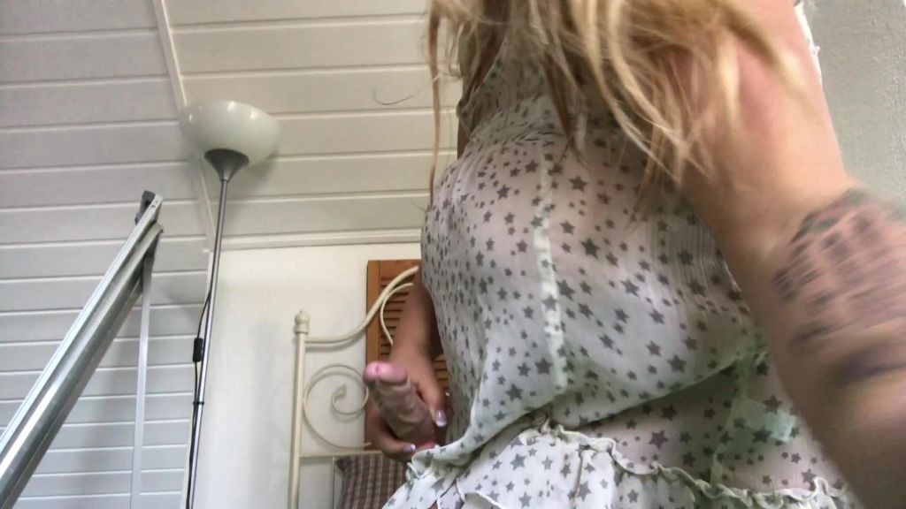 sexy foto nr. 10 von Vorsicht - Busenwunder schwenkt aus!!!!