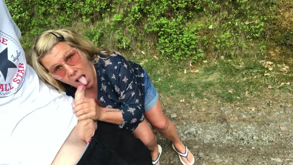 sexy foto nr. 5 von Im Wald rumgepimmelt.. Frische Luft ist so gesund