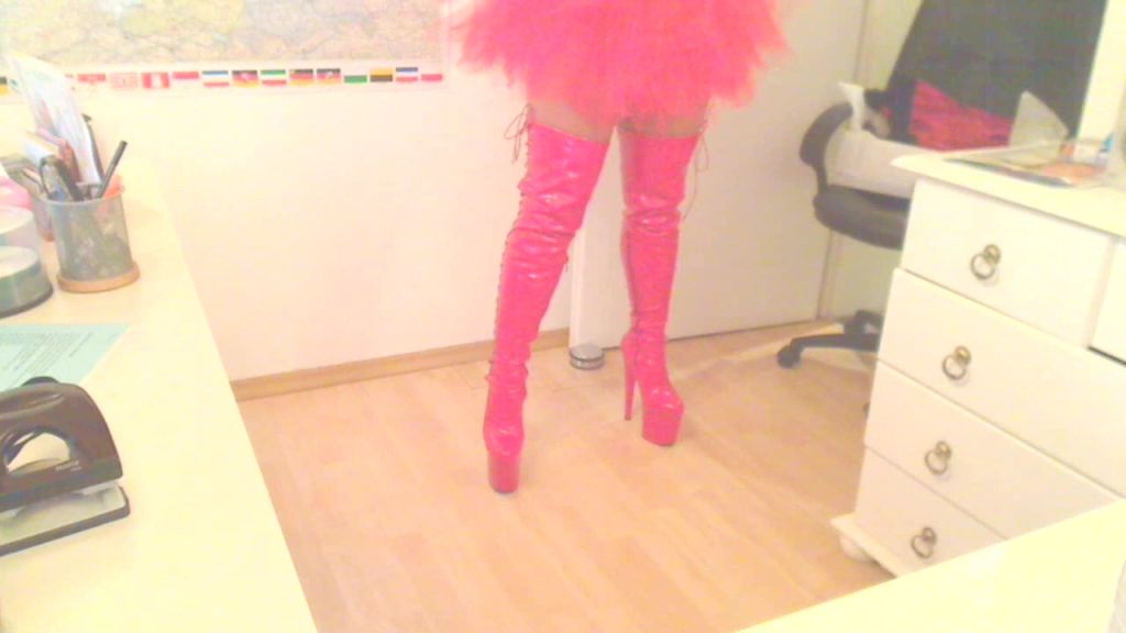 sexy foto nr. 4 von tuetue und lackstiefel