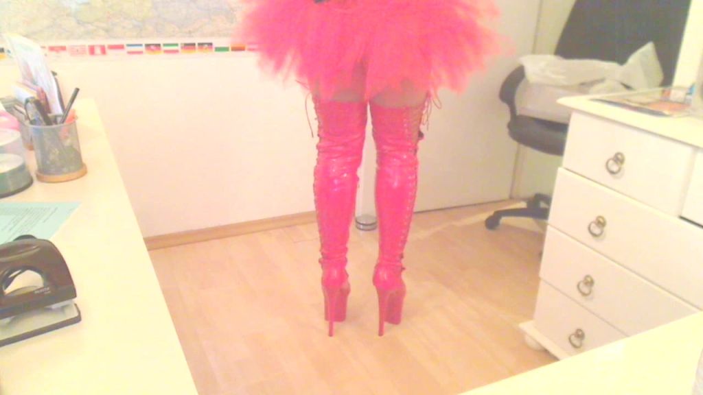 tuetue und lackstiefel