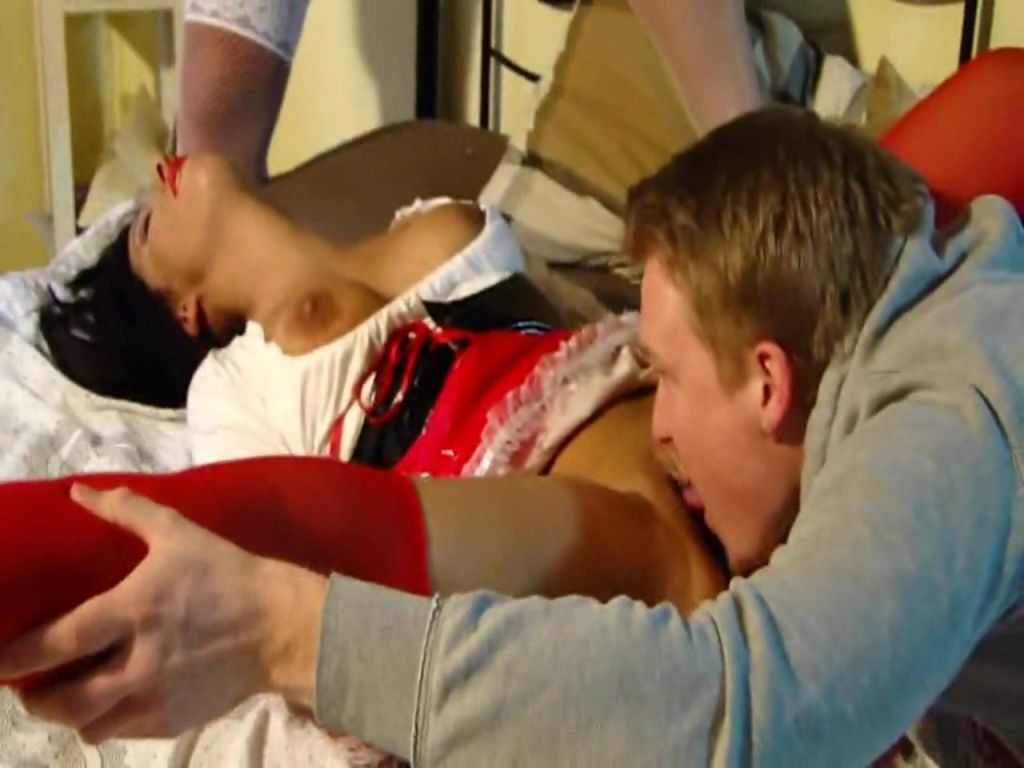 sexy foto nr. 7 von Zunge in die Fotze rein !