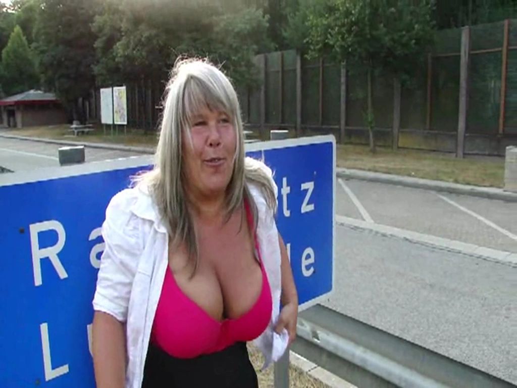 sexy foto nr. 5 von Der VISIT-X Tittenblitz!
