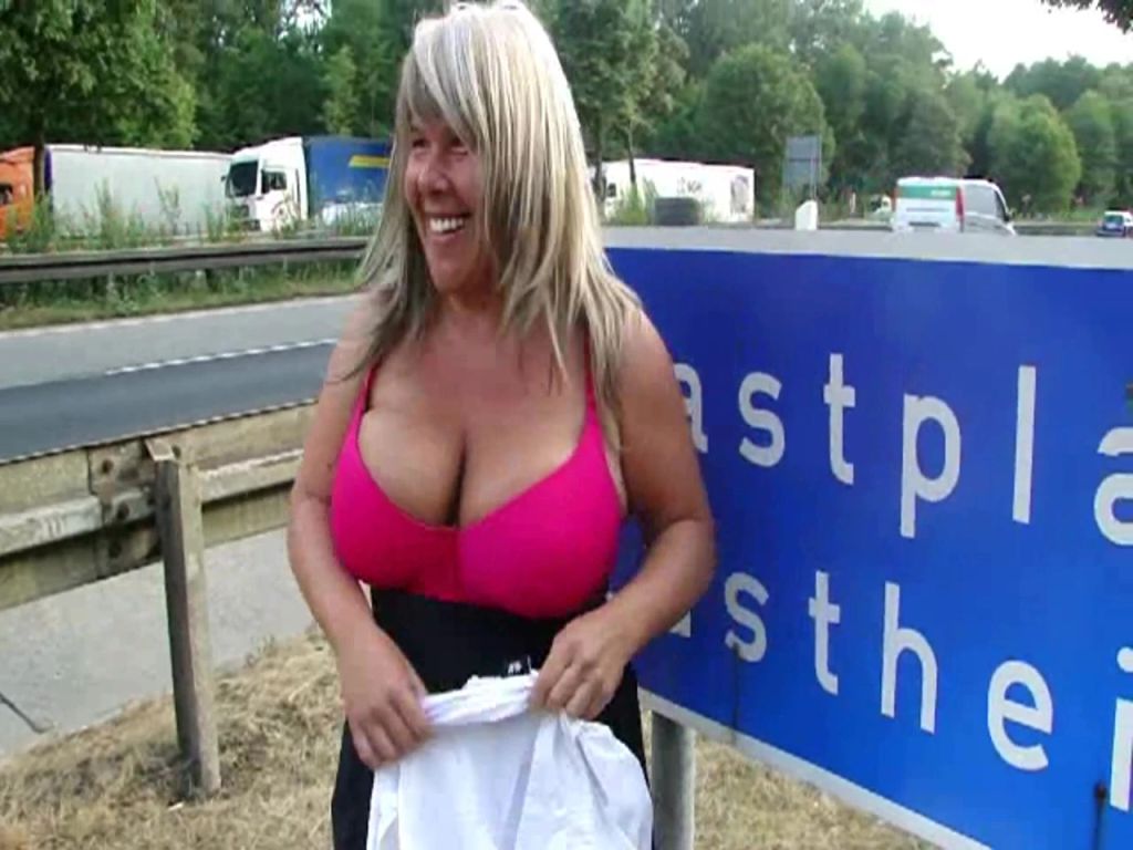 sexy foto nr. 7 von Der VISIT-X Tittenblitz!