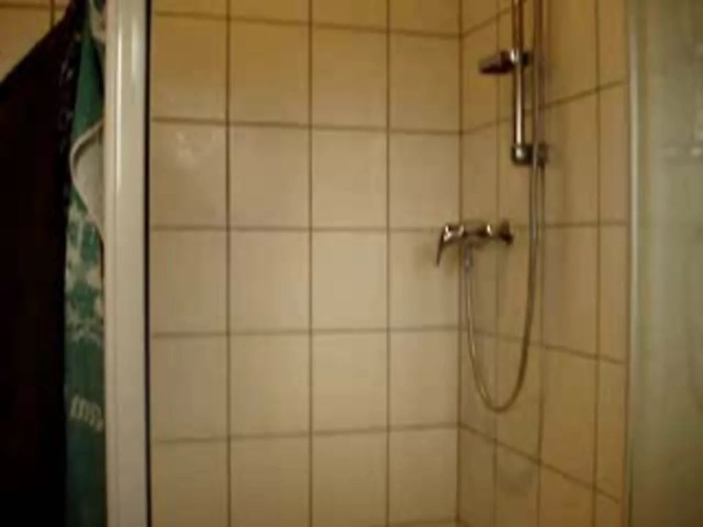 Mein schwedisches Aupair duscht
