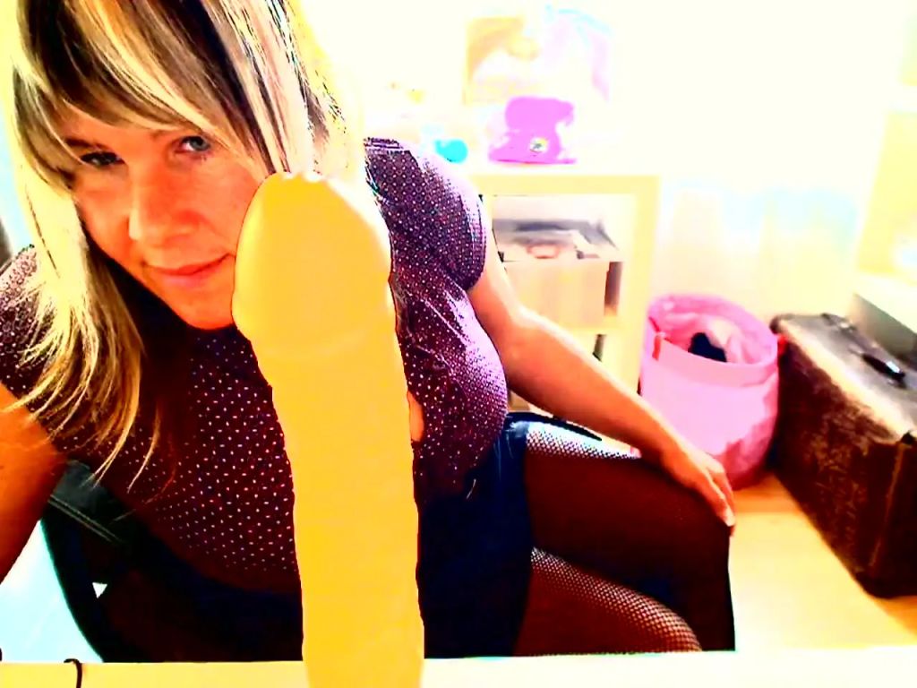 sexy foto nr. 1 von Mein RiesenHengstschwanz Dildo !