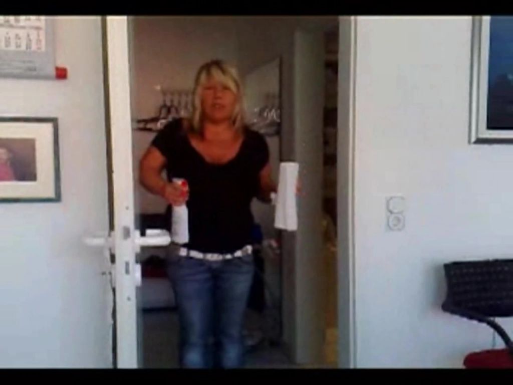 sexy foto nr. 2 von RiesenTitten-Putzfrau