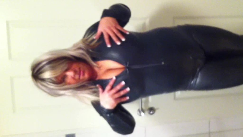 sexy foto nr. 6 von Latex Bombe - Overkill Boobs ! *privat*