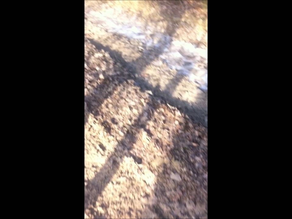 sexy foto nr. 6 von Junger Pisser im Wald - MilF im Glück - Intro