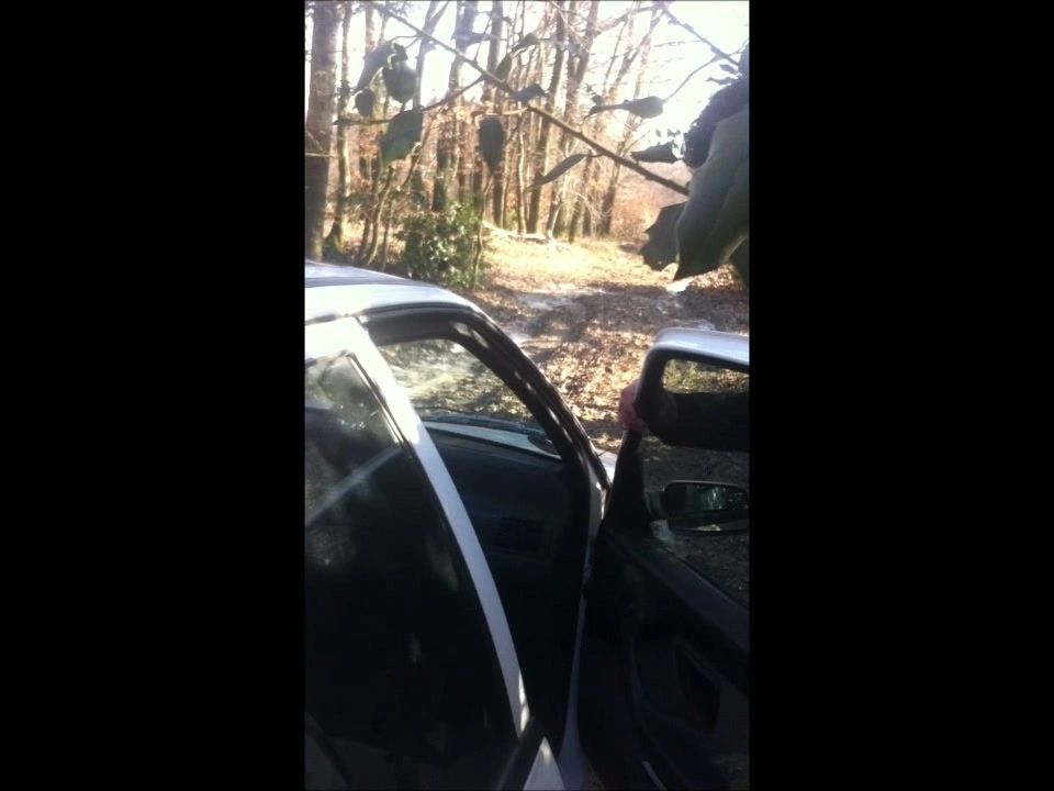 sexy foto nr. 10 von Junger Pisser im Wald - MilF im Glück - Intro