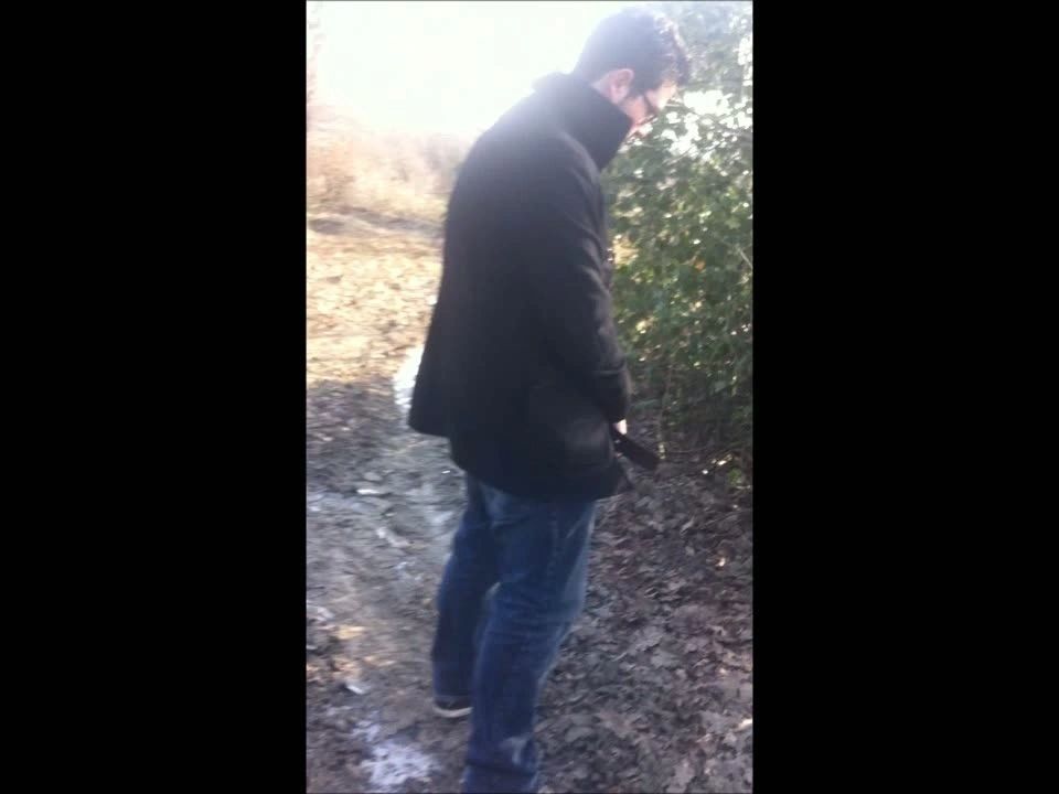 Junger Pisser im Wald - MilF im Glück - Intro