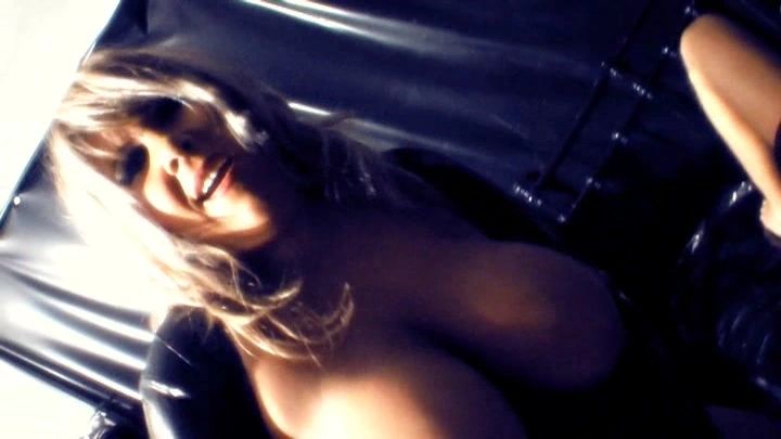 sexy foto nr. 4 von Latex Queen Facesit