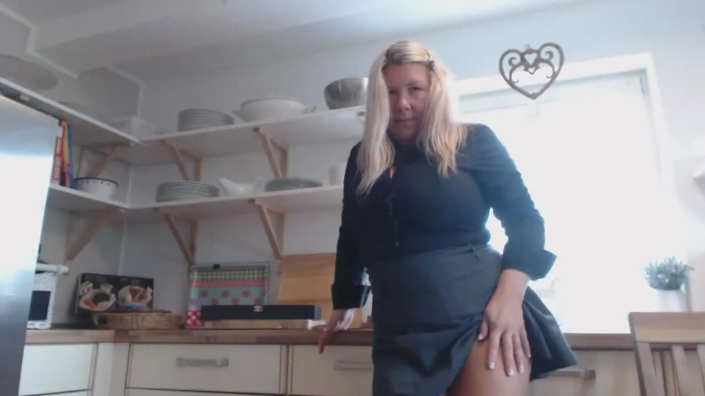 sexy foto nr. 1 von Heute bleibt die Küche kalt