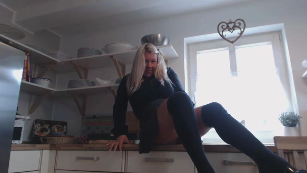 sexy foto nr. 2 von Heute bleibt die Küche kalt