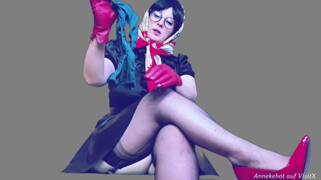 sexy foto nr. 3 von Vermieterin bestellt dich ein