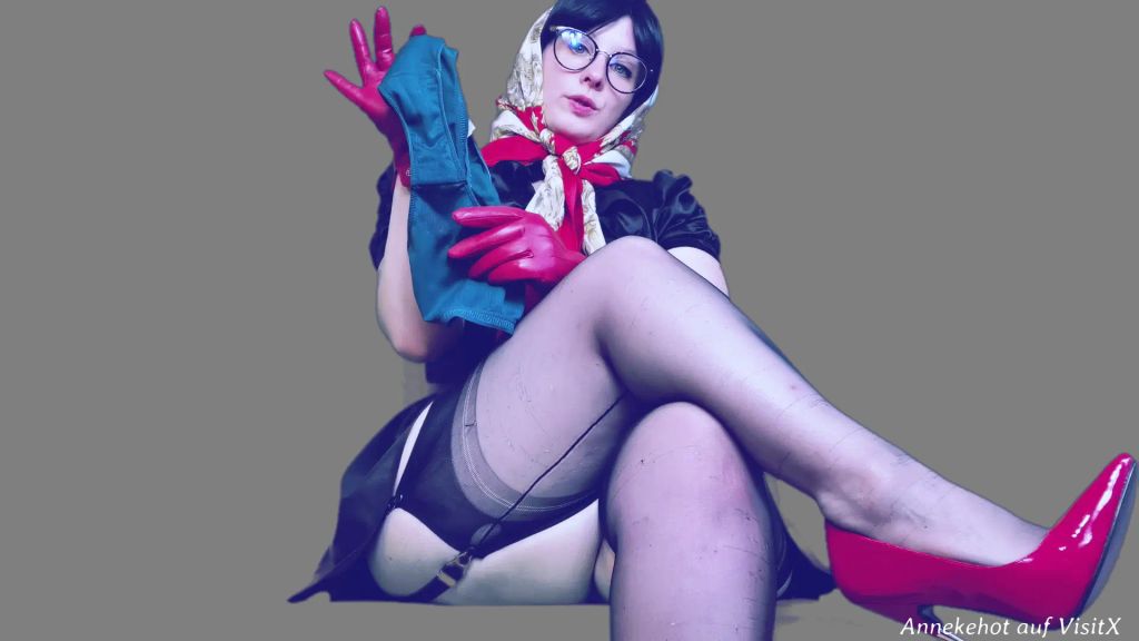 sexy foto nr. 6 von Vermieterin bestellt dich ein