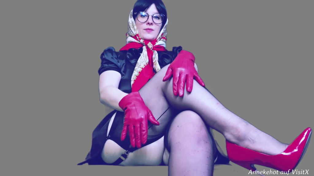 sexy foto nr. 7 von Vermieterin bestellt dich ein