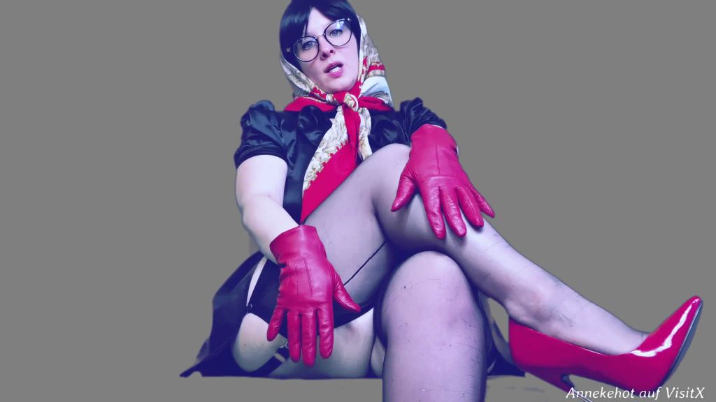 sexy foto nr. 8 von Vermieterin bestellt dich ein