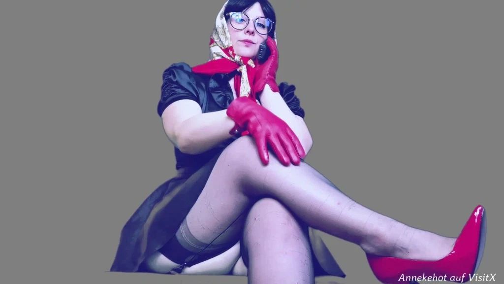 sexy foto nr. 10 von Vermieterin bestellt dich ein