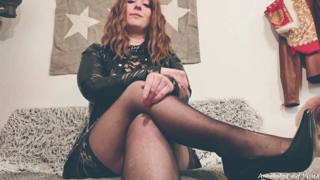 Wichsi Ralf wichst vor seiner Frau