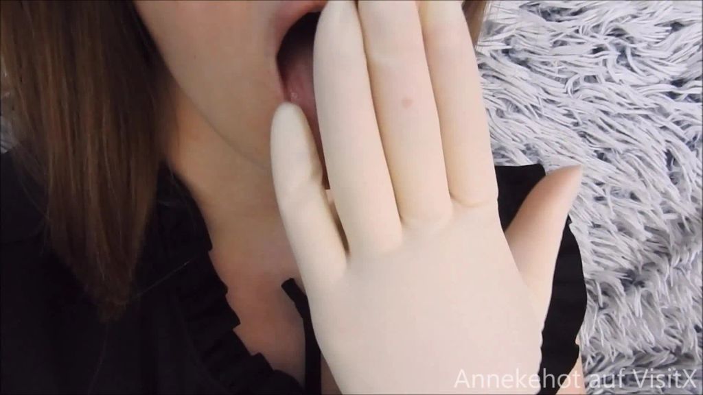 sexy foto nr. 1 von Deine Latexfaustfotze besser als eine Echte!