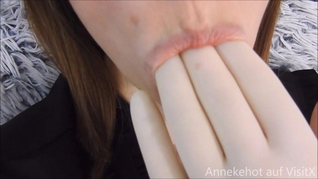 sexy foto nr. 4 von Deine Latexfaustfotze besser als eine Echte!
