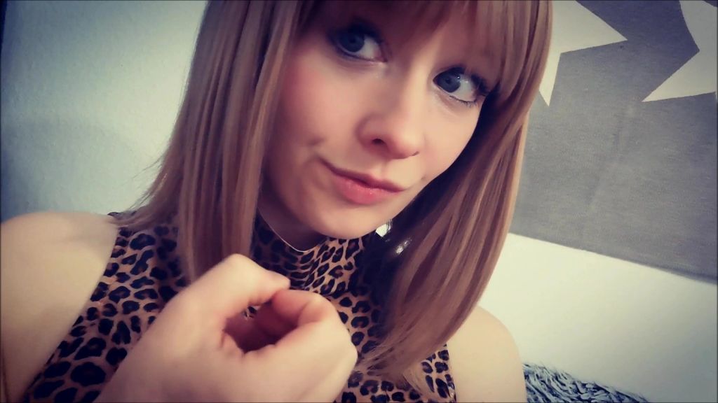 sexy foto nr. 2 von Wichsen während Fotze Lisa nebenan ist