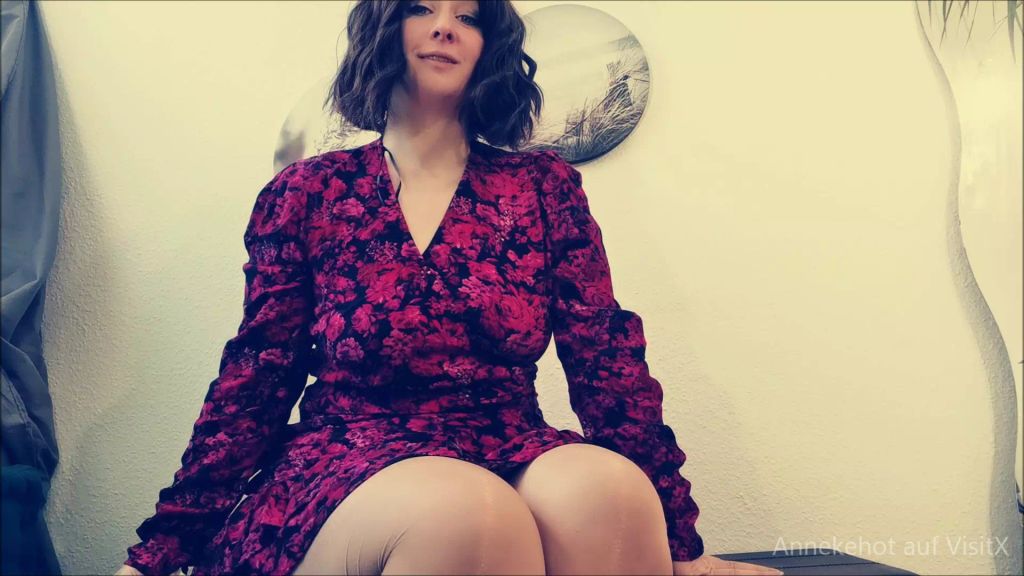 sexy foto nr. 2 von Ines 36 schwanger vom Schwiegervater ?