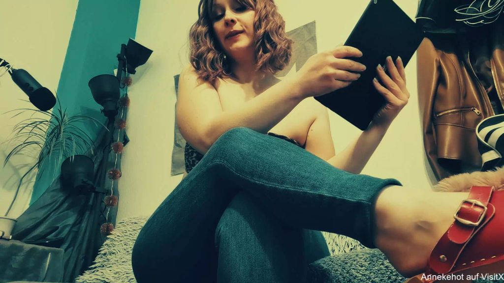 sexy foto nr. 2 von Evas muss raus - Die erste Aufgabe in Damenwäsche