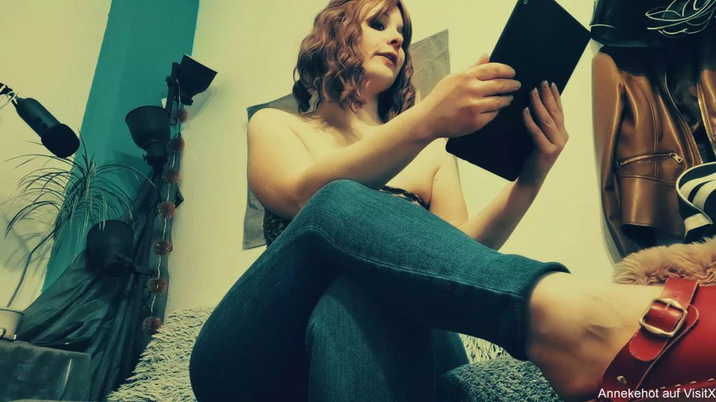 sexy foto nr. 3 von Evas muss raus - Die erste Aufgabe in Damenwäsche