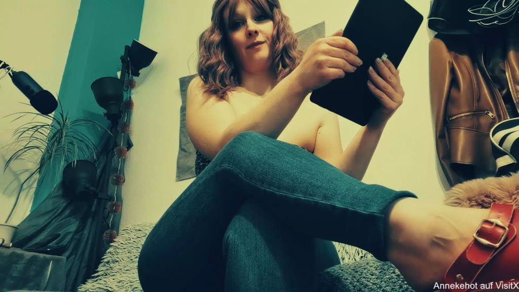 sexy foto nr. 6 von Evas muss raus - Die erste Aufgabe in Damenwäsche
