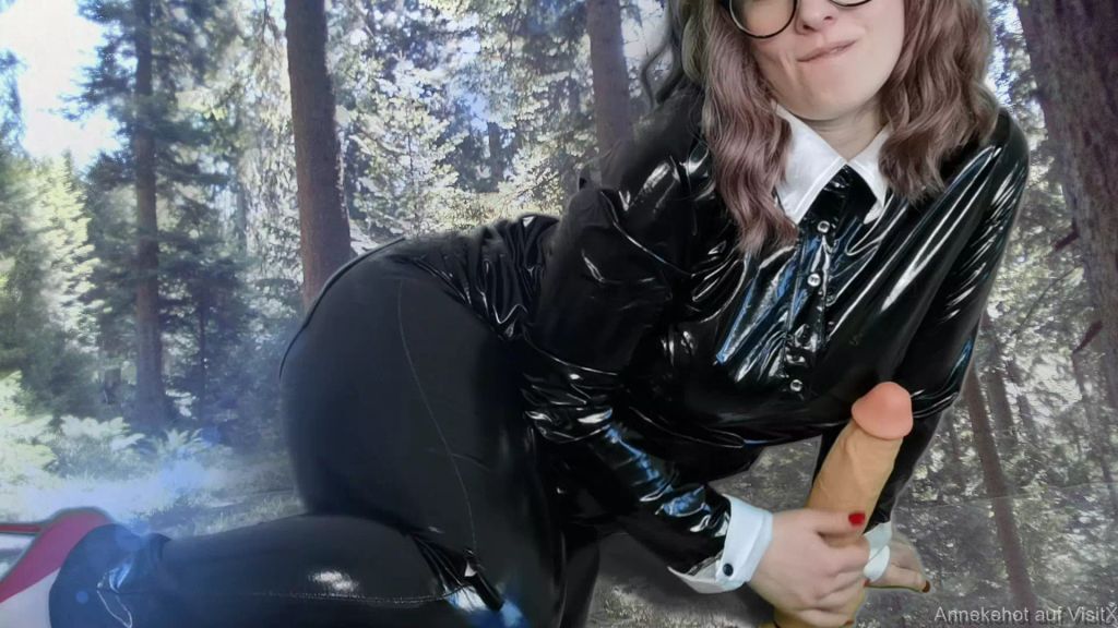 sexy foto nr. 2 von Analstuten e.V. - Das Treffen im Wald