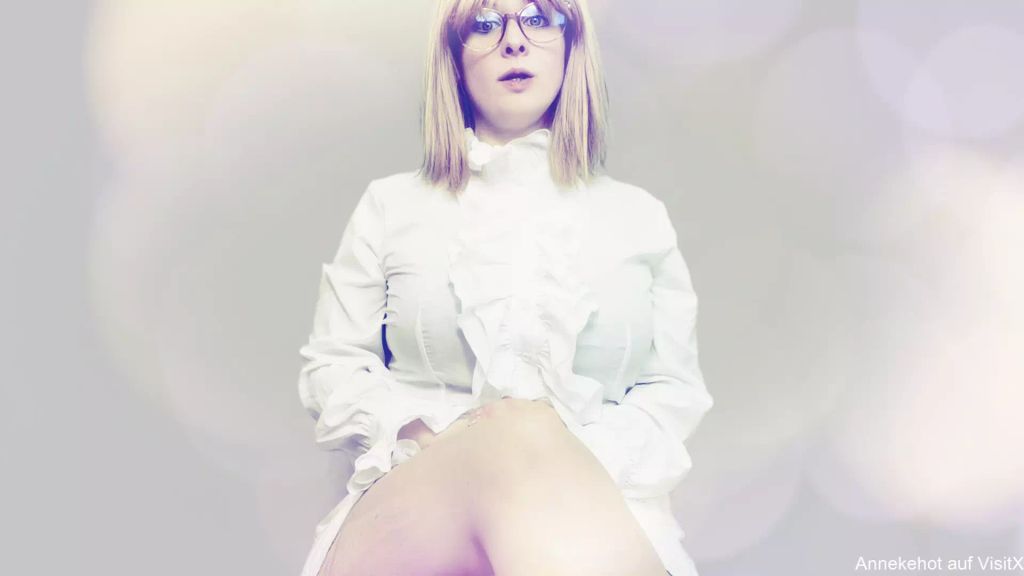 sexy foto nr. 5 von Strenge Anne - Lobende Anne Version 2