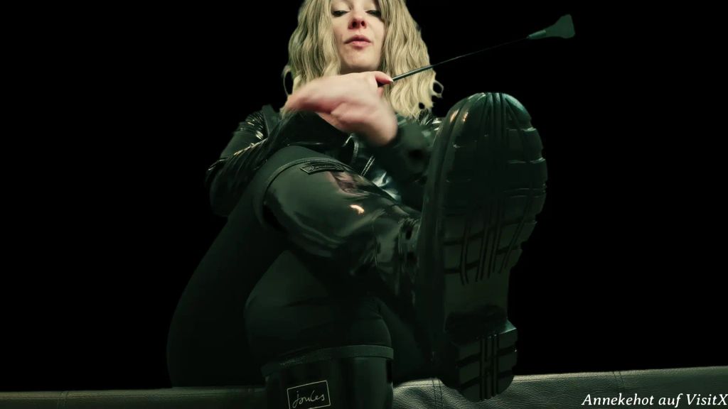 sexy foto nr. 6 von Gummistiefel lecken - eine große Ehre