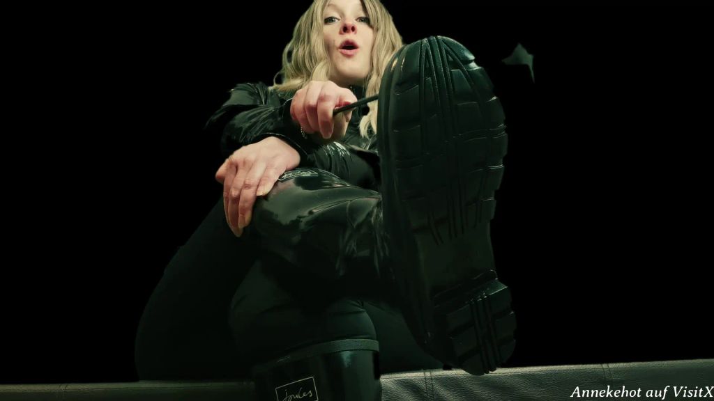 sexy foto nr. 7 von Gummistiefel lecken - eine große Ehre