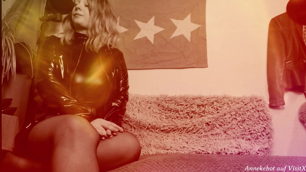 sexy foto nr. 1 von Geflüsterte Wichsgeschichte - Die Pissfotze