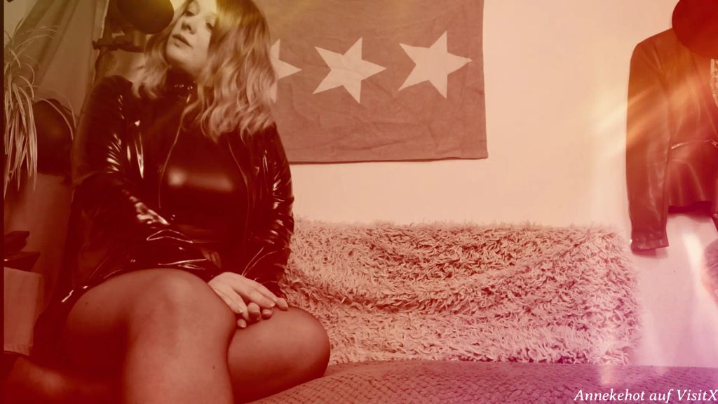 sexy foto nr. 2 von Geflüsterte Wichsgeschichte - Die Pissfotze