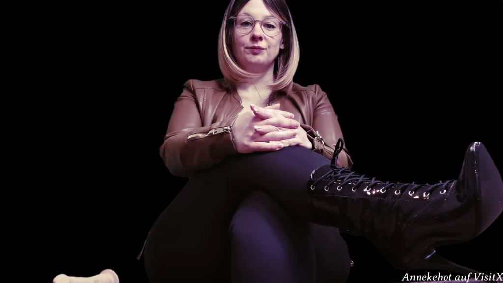 sexy foto nr. 3 von Du willst eine Pornokinoschlampe sein