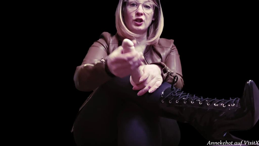 sexy foto nr. 4 von Du willst eine Pornokinoschlampe sein