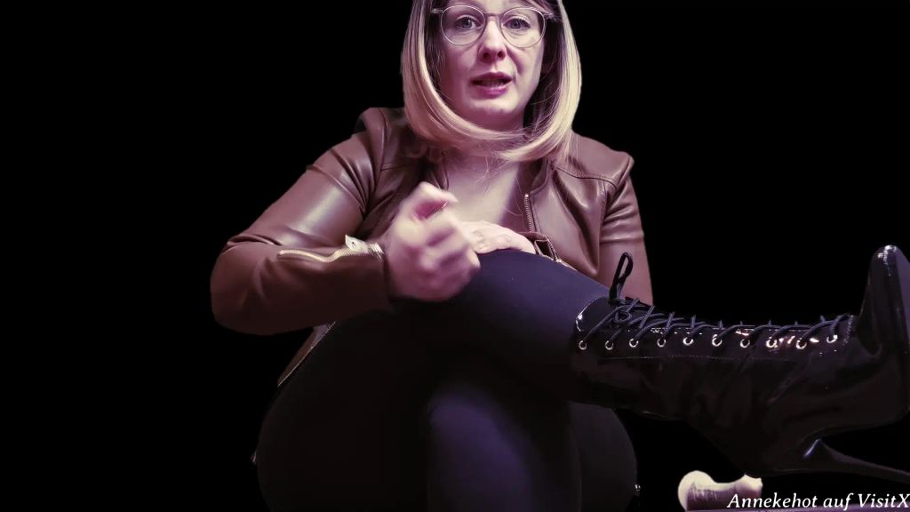 sexy foto nr. 7 von Du willst eine Pornokinoschlampe sein