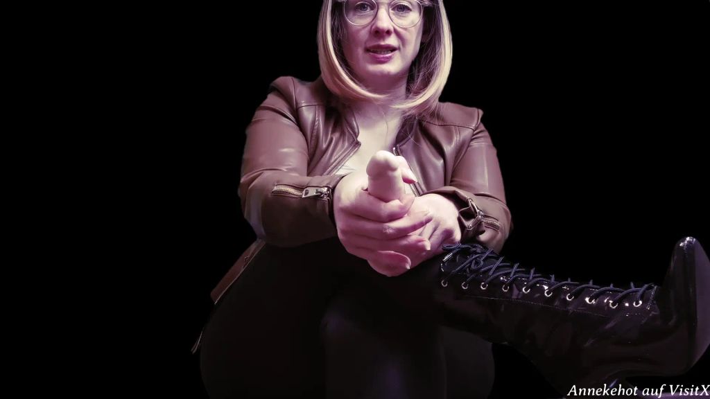 sexy foto nr. 8 von Du willst eine Pornokinoschlampe sein