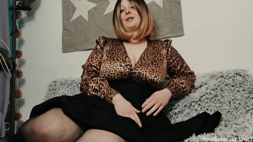 sexy foto nr. 2 von Den Rest Eurer Ehe melkt sie dir ins Maul 1