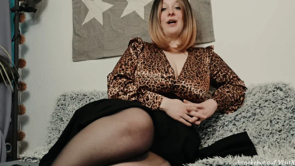 sexy foto nr. 8 von Den Rest Eurer Ehe melkt sie dir ins Maul 1