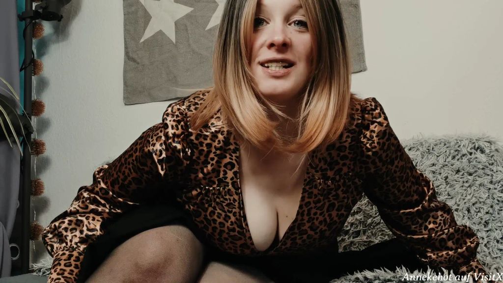 sexy foto nr. 9 von Den Rest Eurer Ehe melkt sie dir ins Maul 1