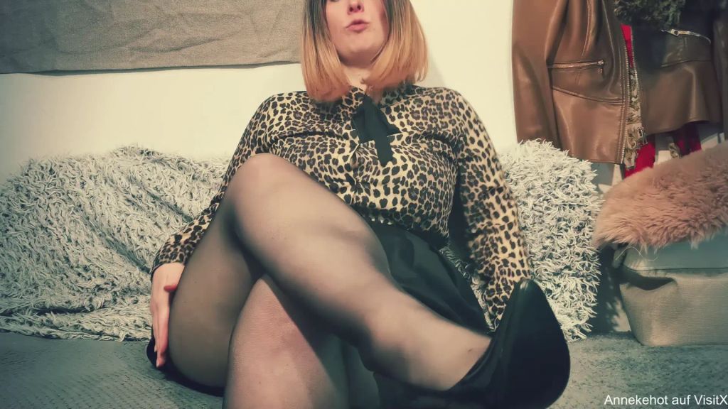 sexy foto nr. 1 von Schau mal Wichsschätzchen was ich zwischen meinen Beine habe