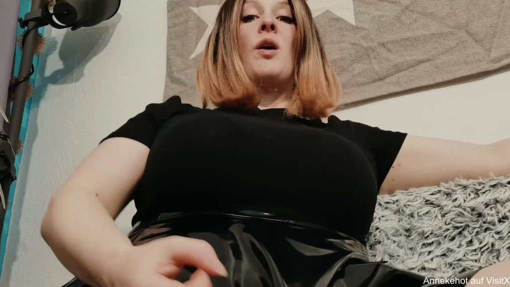 sexy foto nr. 3 von Du bist eine Wichshure